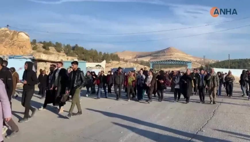 Bi hezaran kes li Bendava Tişrînê ne