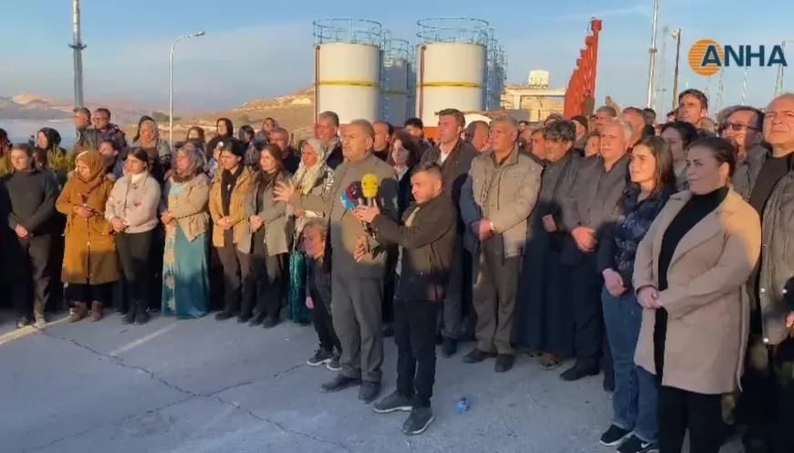 Gel li Tişrînê peyam da: Em li vir in