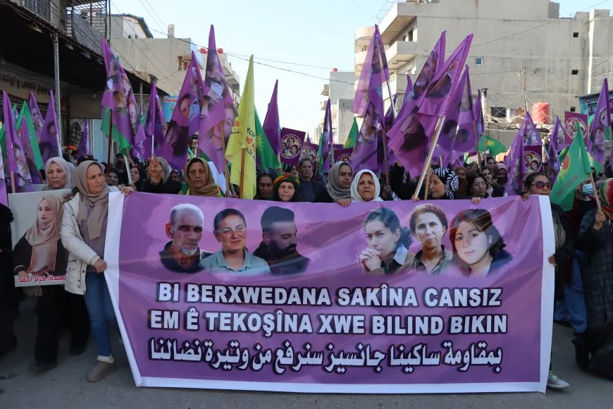 Li Qamişloyê ji bo bîranîna şehîd Sara, Rojbîn û Ronahî meşa girseyî