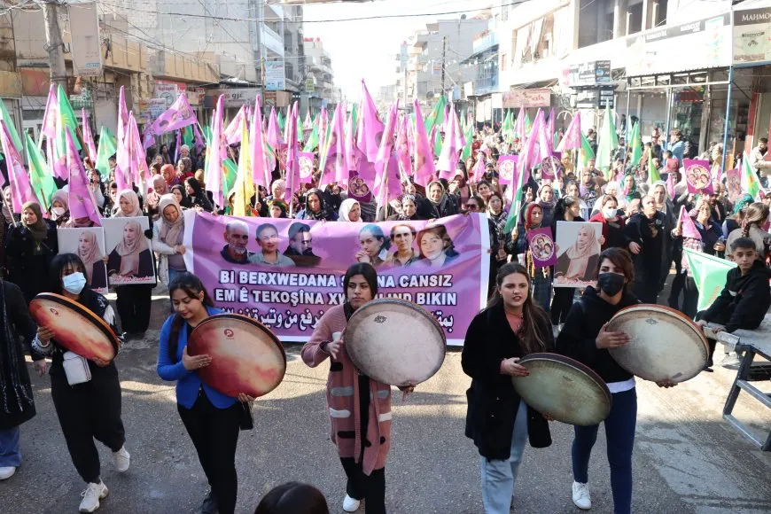 Li Qamişloyê ji bo bîranîna şehîd Sara, Rojbîn û Ronahî meşa girseyî