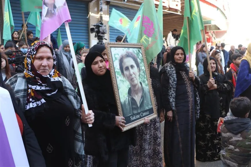 Şehîdên Komkujiya Parîsê li Hesekê hatin bibîranîn