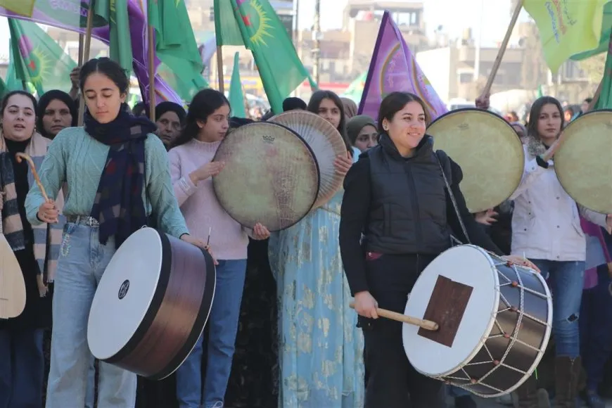 Şehîdên Komkujiya Parîsê li Hesekê hatin bibîranîn