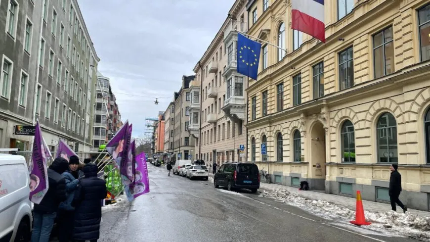 Komkujiyên li Parîsê li Stockholmê hatin şermezarkirin