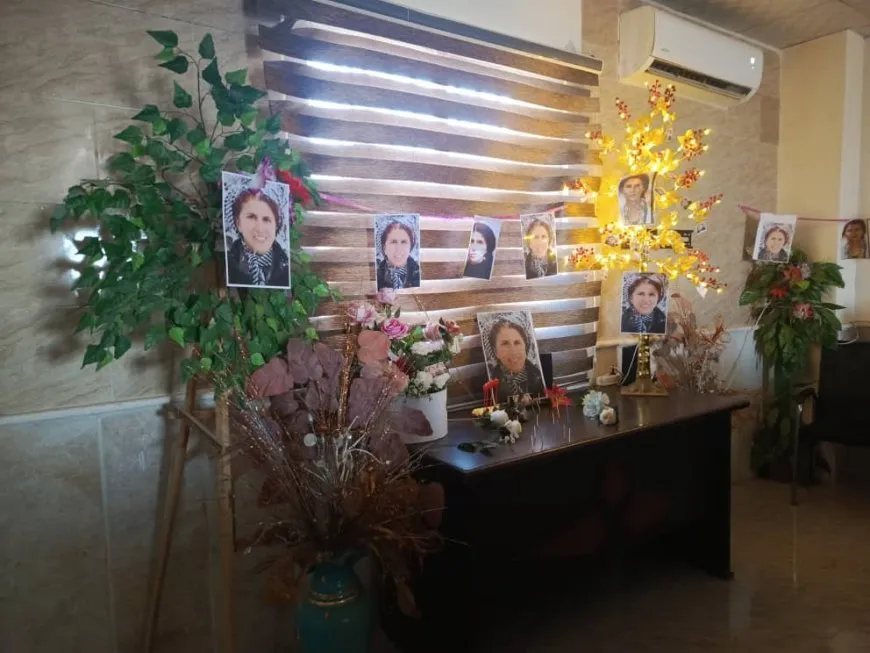 Jinên ji Dêrazorê şehîdên Parîsê bi bîr anîn