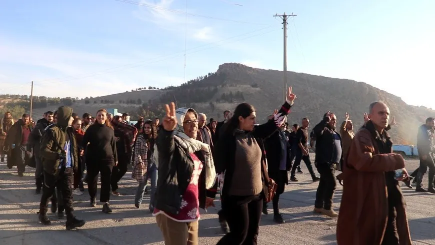 ‘Bendava Tişrînê sembola hebûnê ye’