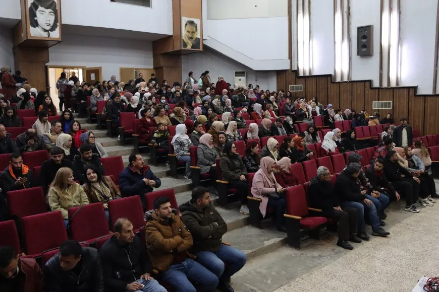 Geşedanên dawîn ji ciwanan re hatin şîrovekirn