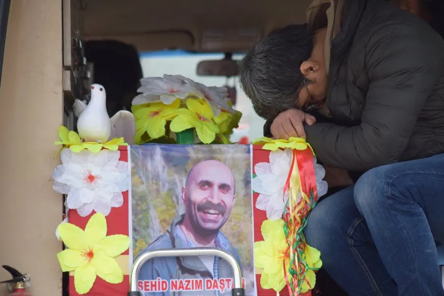 Cenazeyên şehîd Cîhan Bîlgîn û Nazim Daştan hatin definkirin