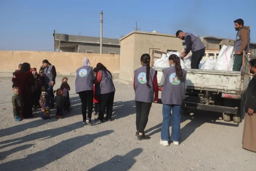 Alîkarî li zarokên koçber ên ji Efrîn-Şehbayê hatin belavkirin