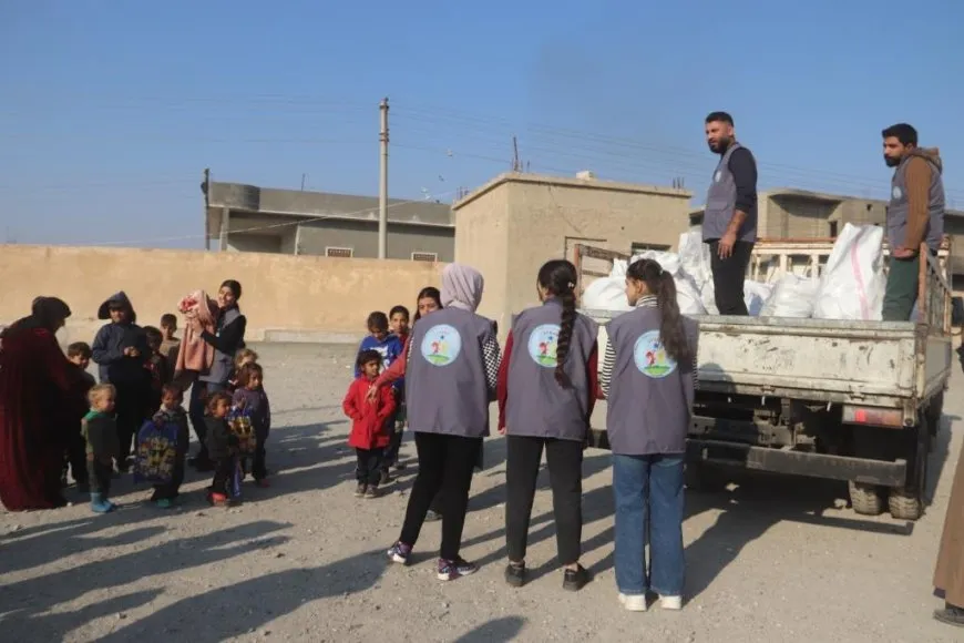 Alîkarî li zarokên koçber ên ji Efrîn-Şehbayê hatin belavkirin
