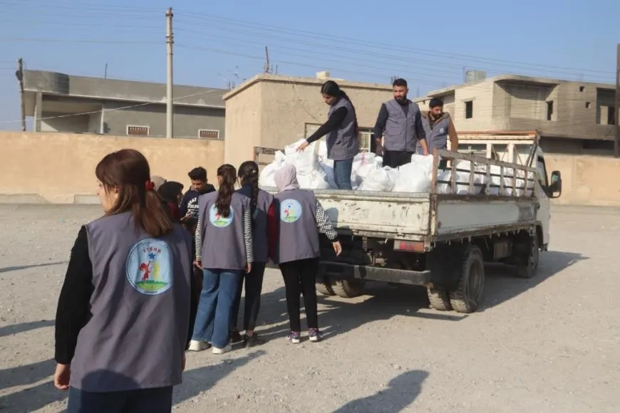 Alîkarî li zarokên koçber ên ji Efrîn-Şehbayê hatin belavkirin