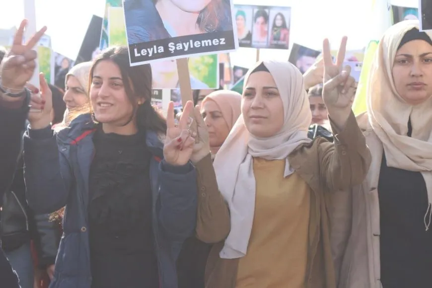 Şehîdên Komkujiya Parîsê hatin bibîranîn