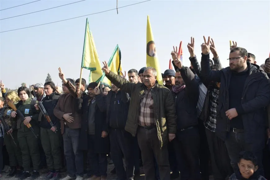 Xelkê Dirbêsiyê û Zirganê sersaxî da malbata şehîd Ibrahîm El Ibrahîm