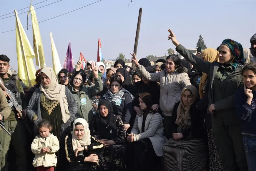 Xelkê Dirbêsiyê û Zirganê sersaxî da malbata şehîd Ibrahîm El Ibrahîm