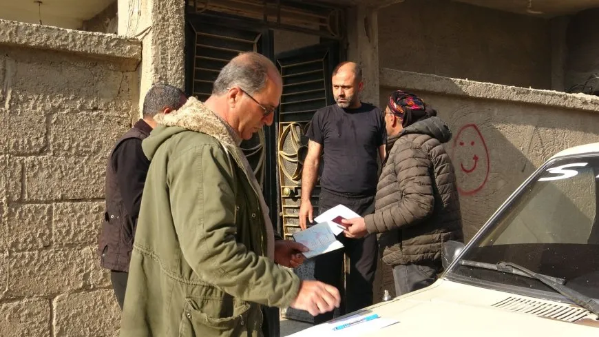 Rêvberiya Xweser alîkariyê li koçberên Efrînê belav dike