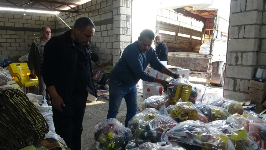 Rêvberiya Xweser alîkariyê li koçberên Efrînê belav dike