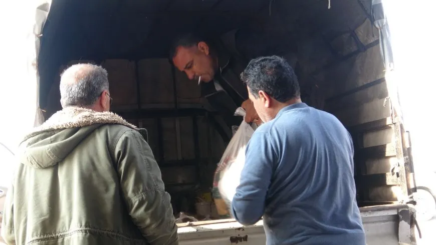 Rêvberiya Xweser alîkariyê li koçberên Efrînê belav dike