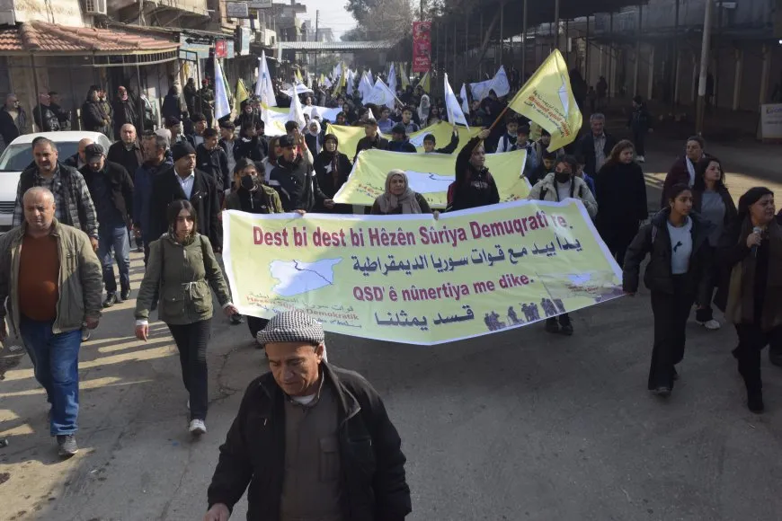 Li gelek bajaran hêrsa li hemberî êriş û komkujiyan