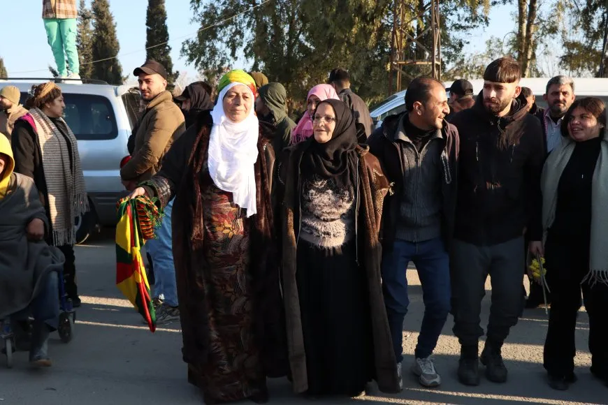 Bi sedan kesên din ber bi Bendava Tişrînê ve bi rê ketin