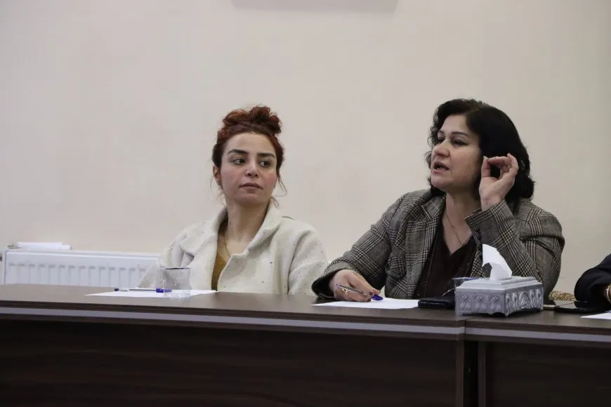 Di nîqaşên komxebatê de: di Sûriyeya nû de divê jin destkeftiyên şoreşê biparêzin