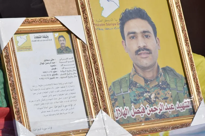 Li Tirbespiyê ji bo şervanekî QSD`ê merasîma xiyabî hate lidarxistin