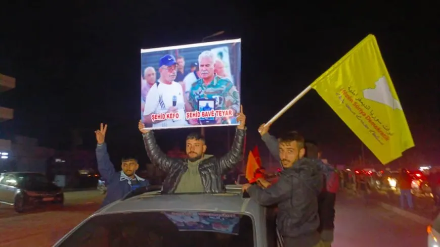 Cenazeyê şehîd û şanogerê Kurdistanî Bavê Teyar gihîşt Qamişlo