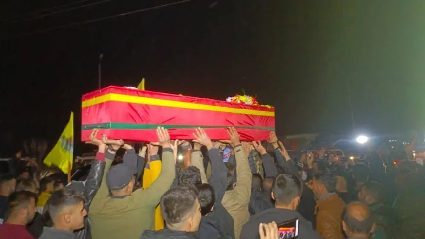 Cenazeyê şehîd û şanogerê Kurdistanî Bavê Teyar gihîşt Qamişlo
