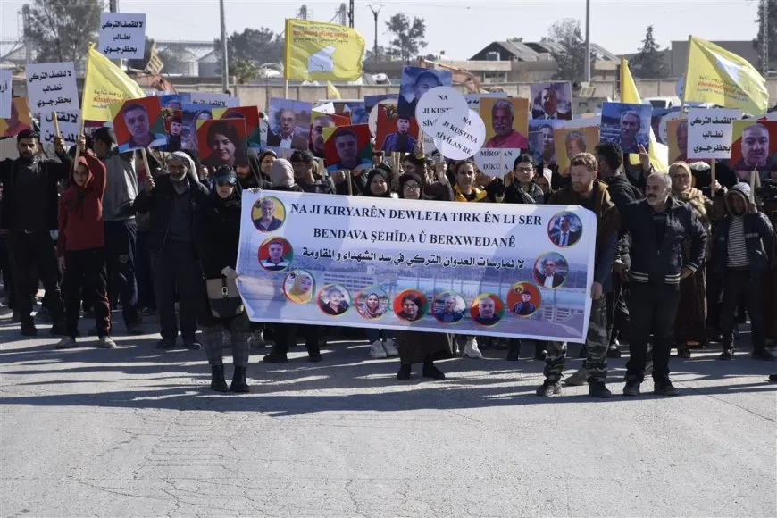 Şêniyên Hesekê li ber baregeha koalîsyonê: Divê êrişên dagirkeriya Tirk rawestin