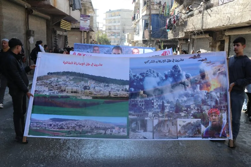 Bi hezaran koçberên Efrînî banga vegera li bajarên xwe kir