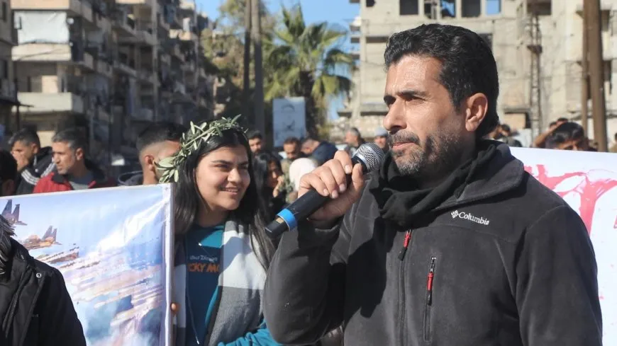 Bi hezaran koçberên Efrînî banga vegera li bajarên xwe kir