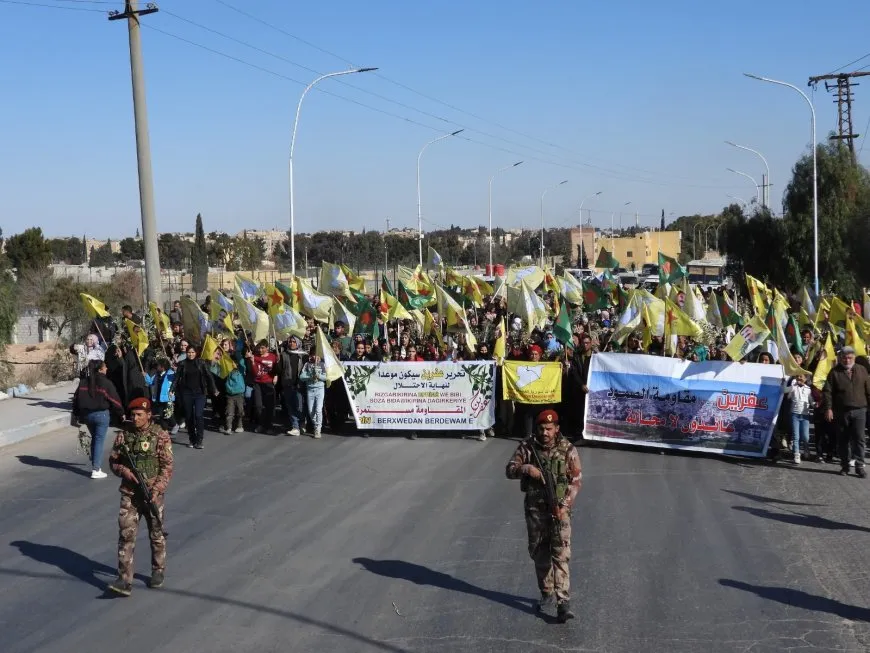 Koçberên kantona Efrîn û Şehba: Rêya vegerê berxwedan e