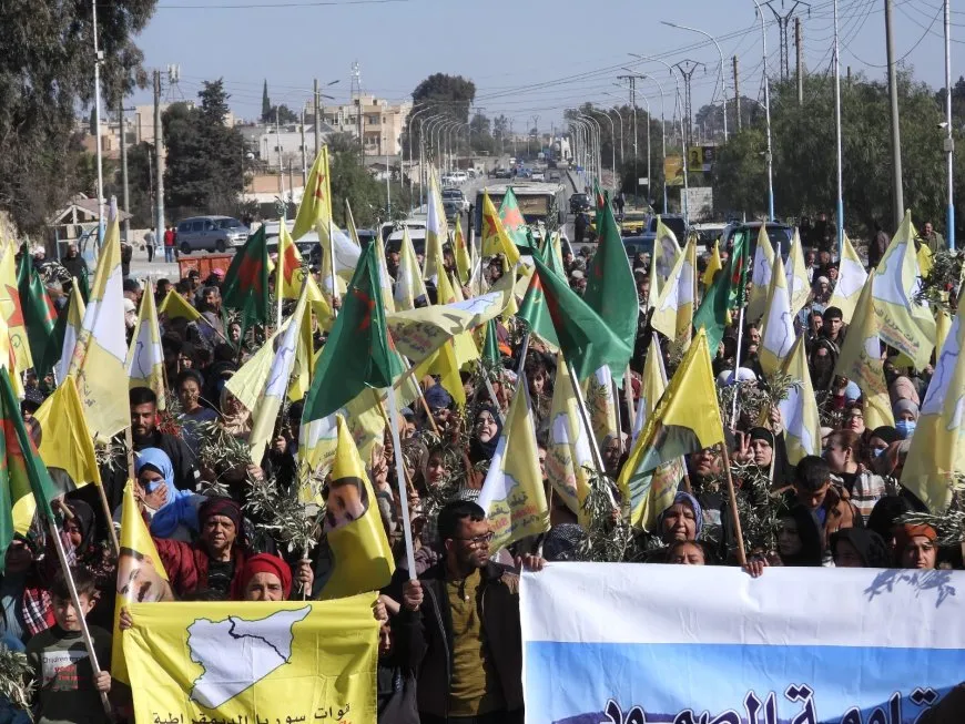 Koçberên kantona Efrîn û Şehba: Rêya vegerê berxwedan e