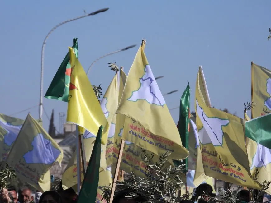Koçberên kantona Efrîn û Şehba: Rêya vegerê berxwedan e