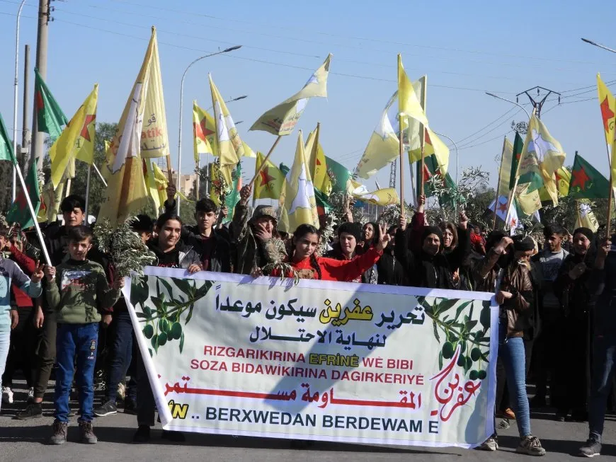 Koçberên kantona Efrîn û Şehba: Rêya vegerê berxwedan e