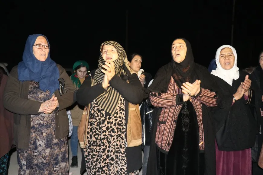 Karwana şehîdên Tişrînê gihîşt Qamişloyê