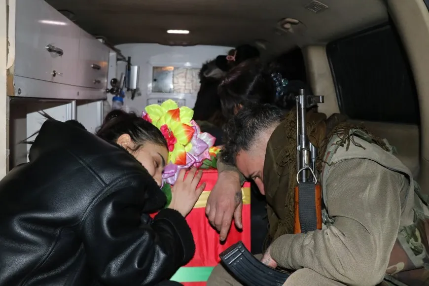 Karwana şehîdên Tişrînê gihîşt Qamişloyê