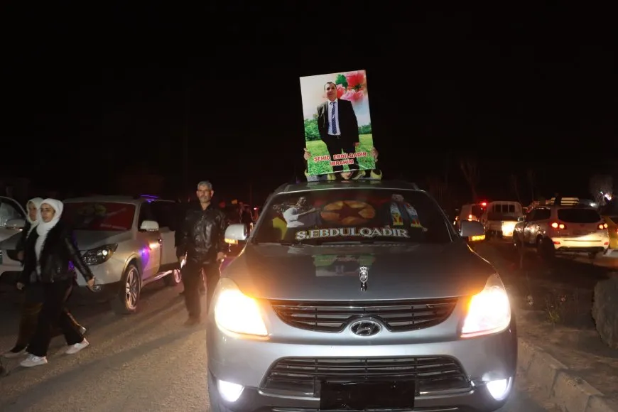 Karwana şehîdên Tişrînê gihîşt Qamişloyê