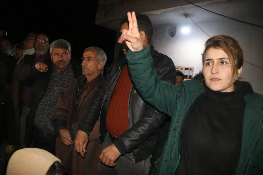 Karwana şehîdên Tişrînê gihîşt Qamişloyê
