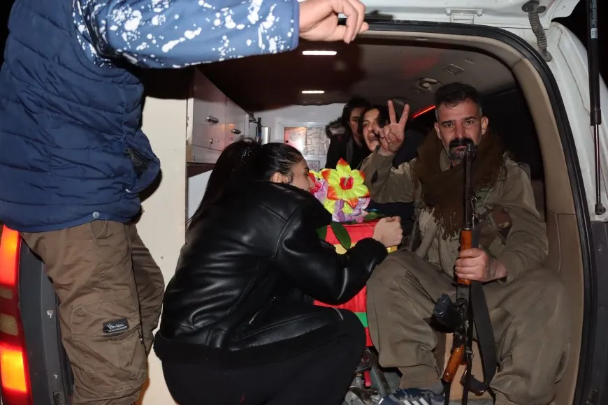Karwana şehîdên Tişrînê gihîşt Qamişloyê