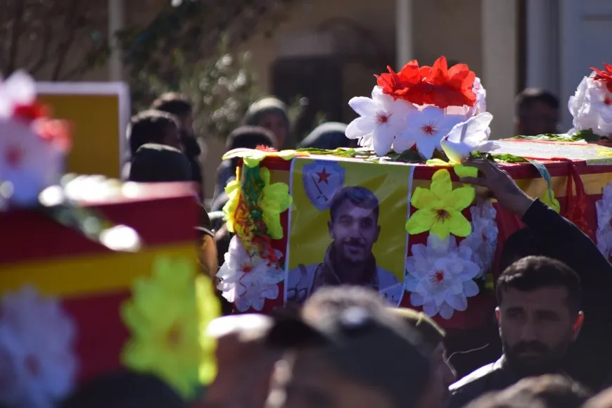 Karwanê oxirkirina 7 şehîdan ber bi Pakrewangeha Şehîd Delîl Sarûxan ve bi rê ket