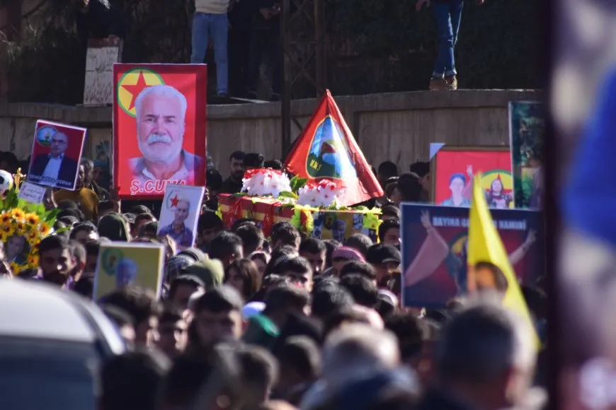 Karwanê oxirkirina 7 şehîdan ber bi Pakrewangeha Şehîd Delîl Sarûxan ve bi rê ket