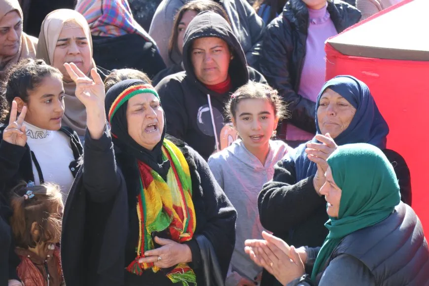 Bi hezaran xatir ji şehîdên xwe xwest