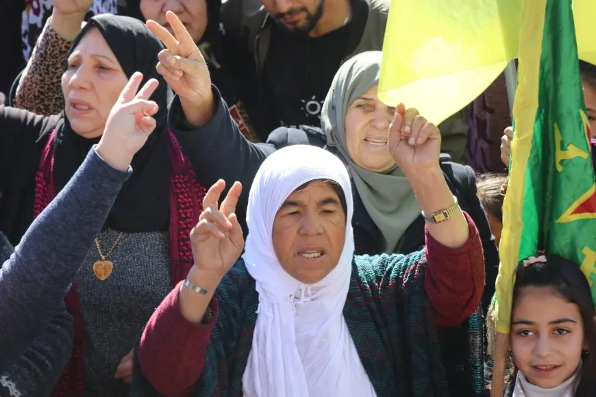 Bi hezaran xatir ji şehîdên xwe xwest