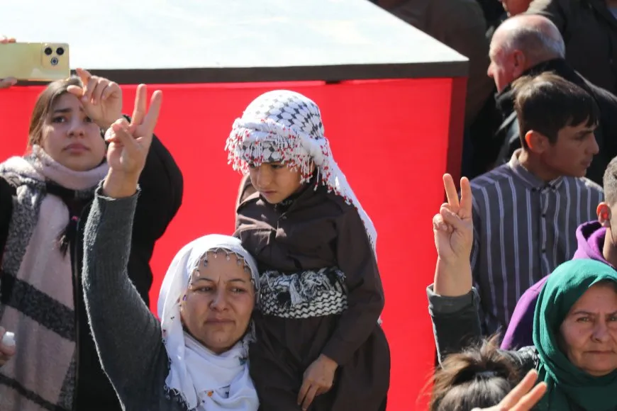 Bi hezaran xatir ji şehîdên xwe xwest
