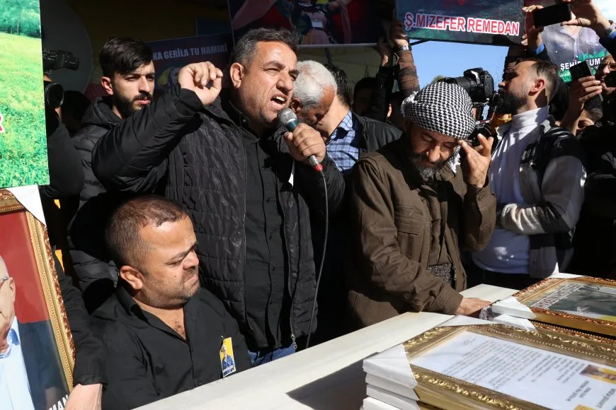 Bi hezaran xatir ji şehîdên xwe xwest