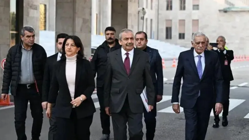 Şandeya DEM Partiyê dê îro biçe Îmraliyê