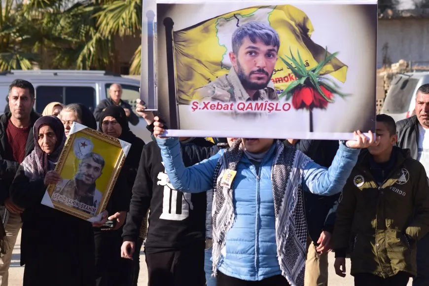 Bi hezaran kes sersaxî da malbatên şehîdên Qamişloyê