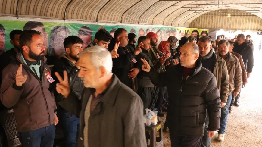 Xelkê Şêxmeqsûd û Eşrefiyê sersaxî da malbata şehîd Berxwedan Serdem