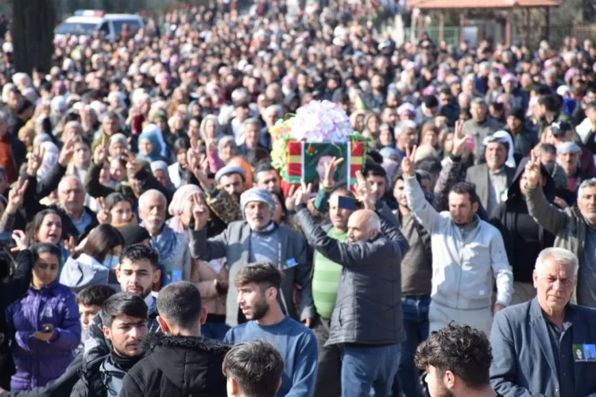 Gelê kantona Firatê 2 cangorî spartin axê