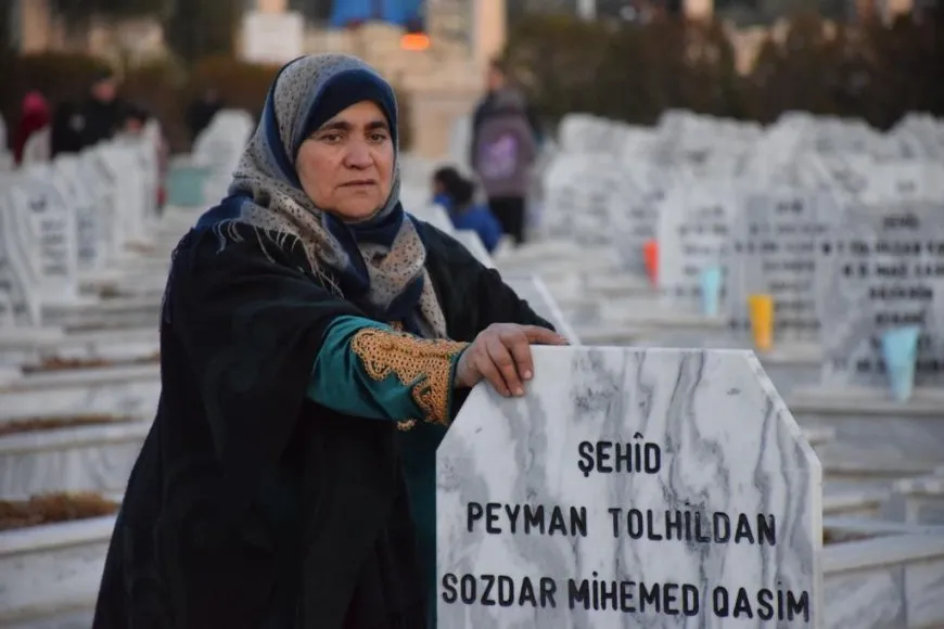 Di salvegera rizgarkirina Kobanê de mûm li ser gorên şehîdan hatin pêxistin