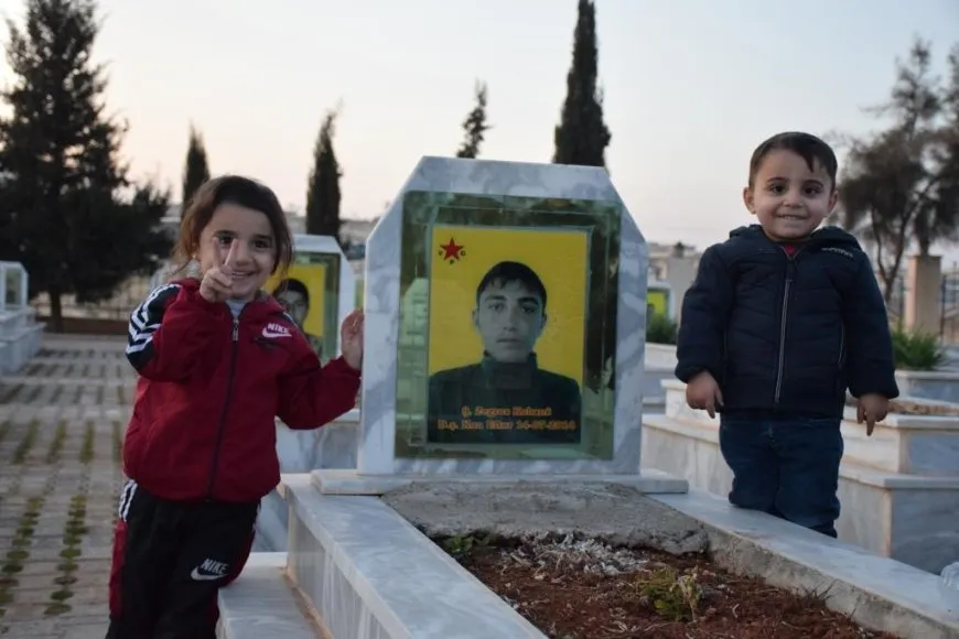 Di salvegera rizgarkirina Kobanê de mûm li ser gorên şehîdan hatin pêxistin